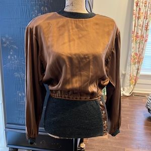 Silk and knit blouse with beautiful detail